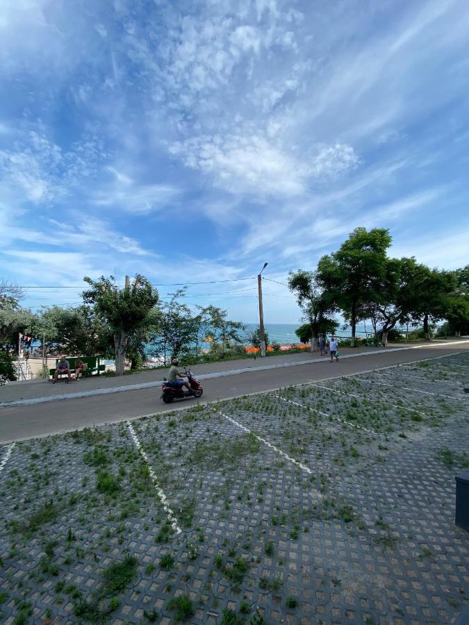 Апартаменты У Моря Magnit Первая Линия Odessa Exteriör bild