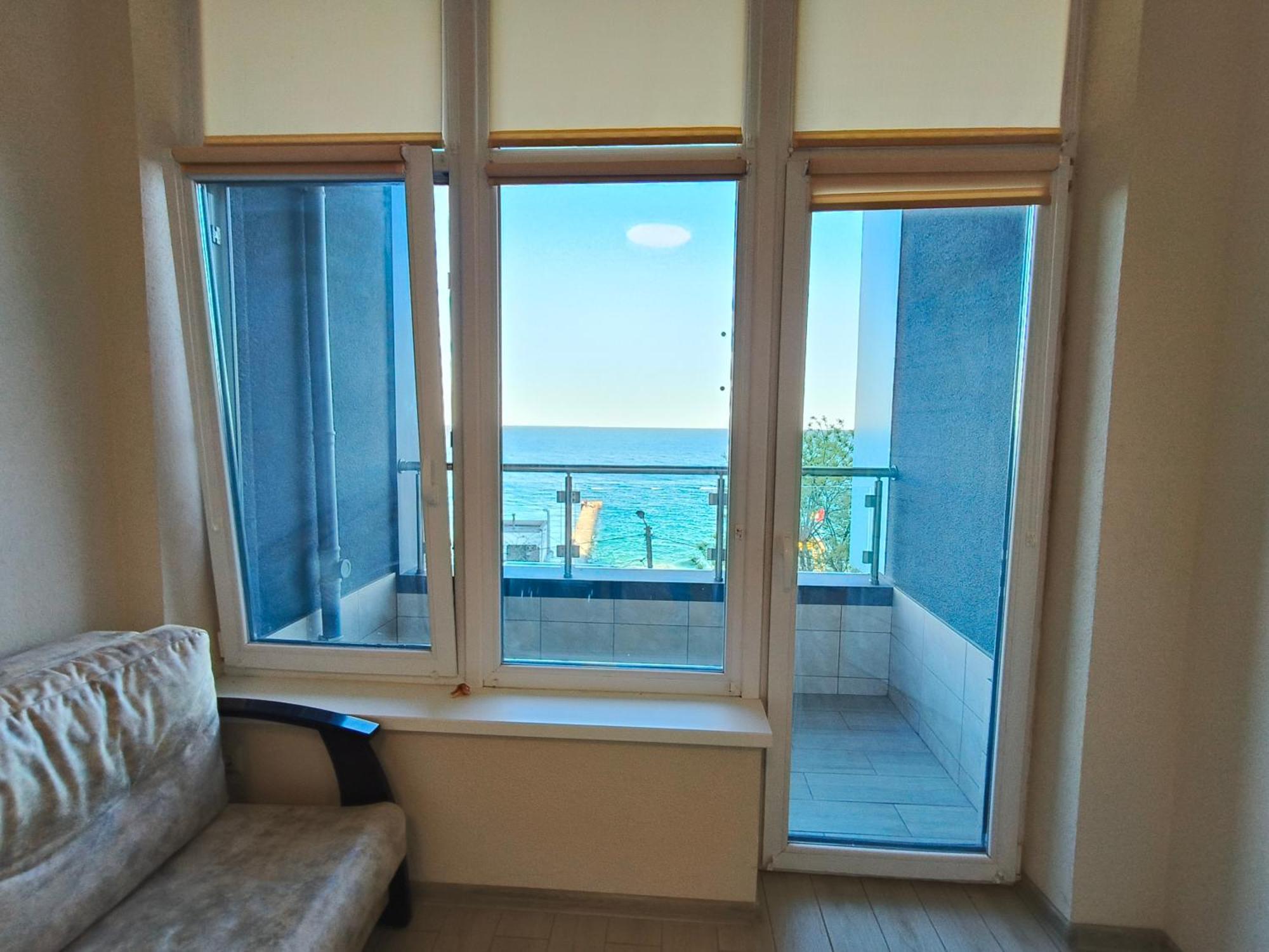 Апартаменты У Моря Magnit Первая Линия Odessa Exteriör bild